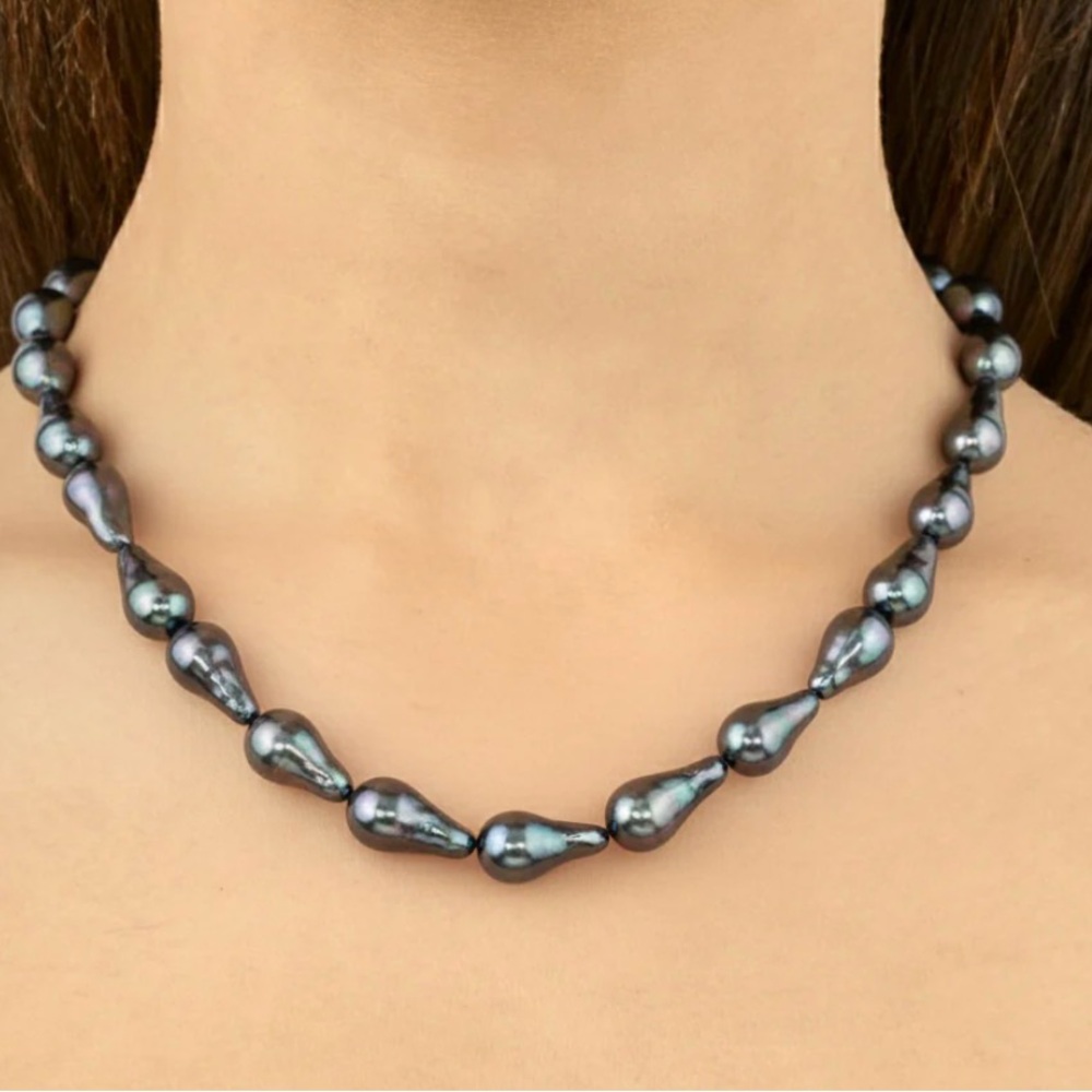 Mayamar luxurious black pearl iridescent Necklace retail $148